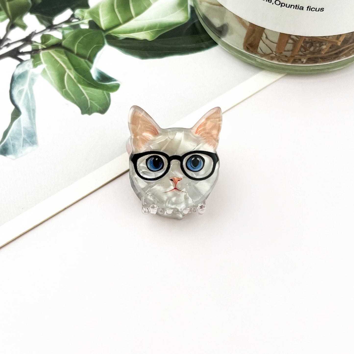 
                  
                    Character Cats Small Hair Claws
                  
                