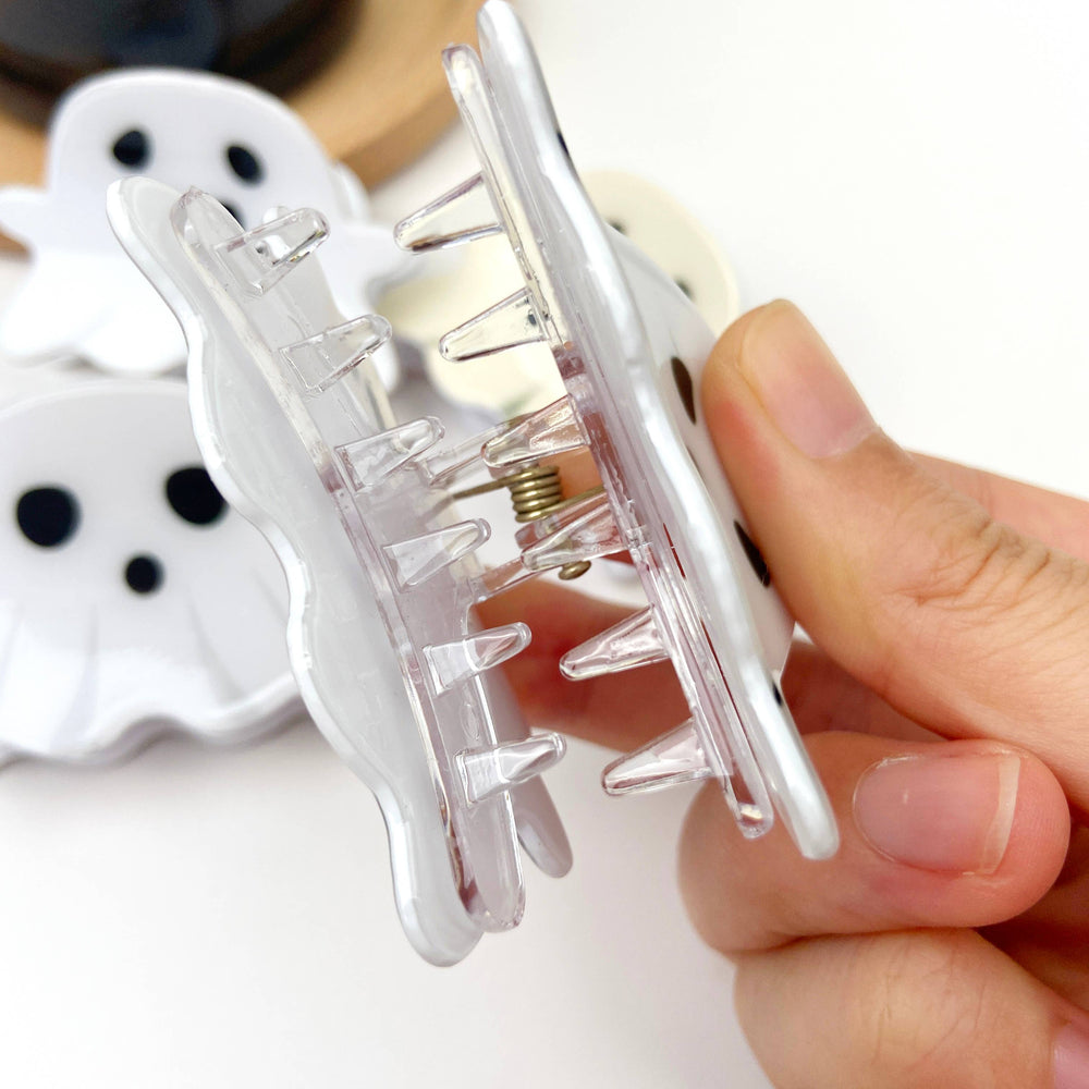 
                  
                    Mattte White Ghost Hair Claw
                  
                