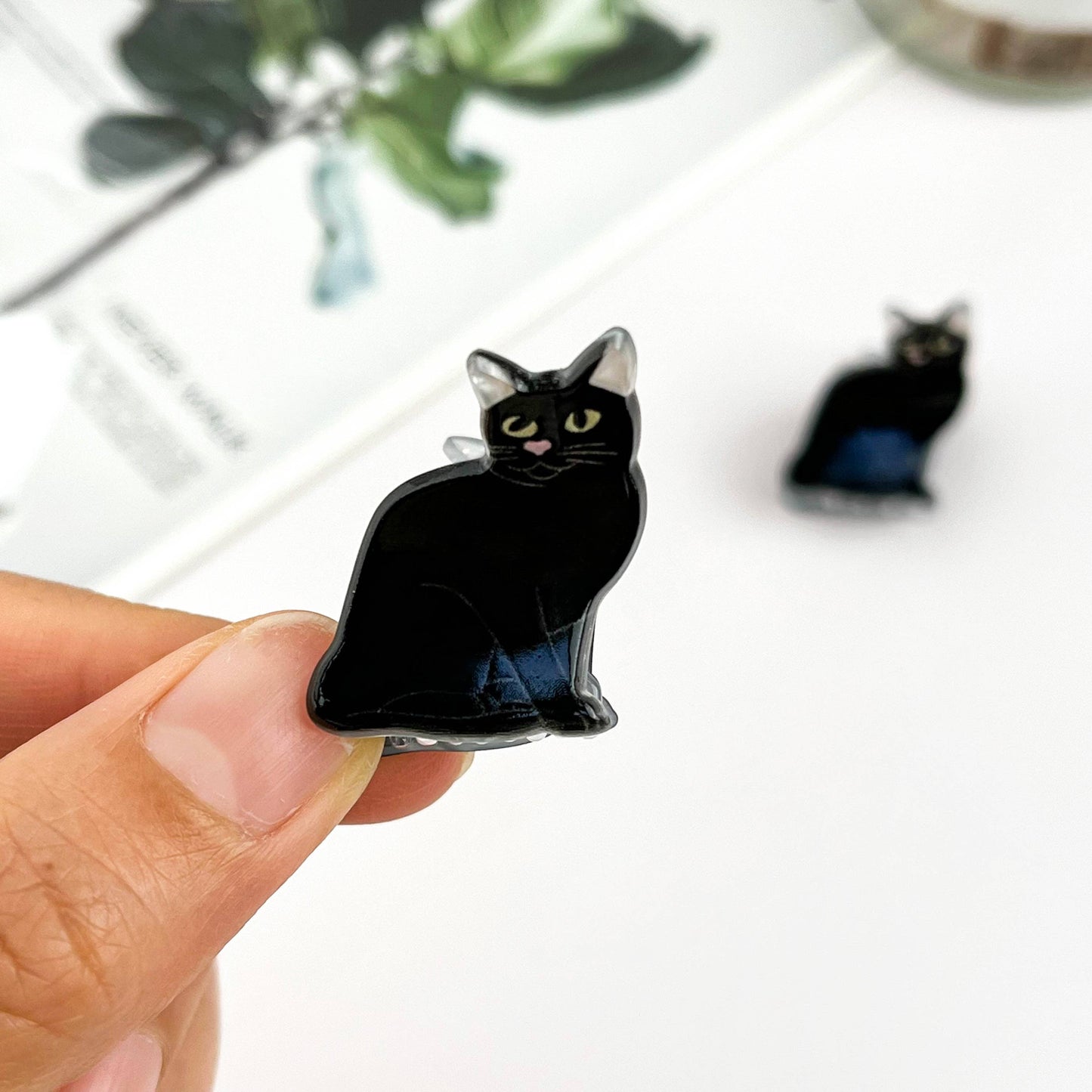
                  
                    Mini Kitten Hair Claw Claw
                  
                