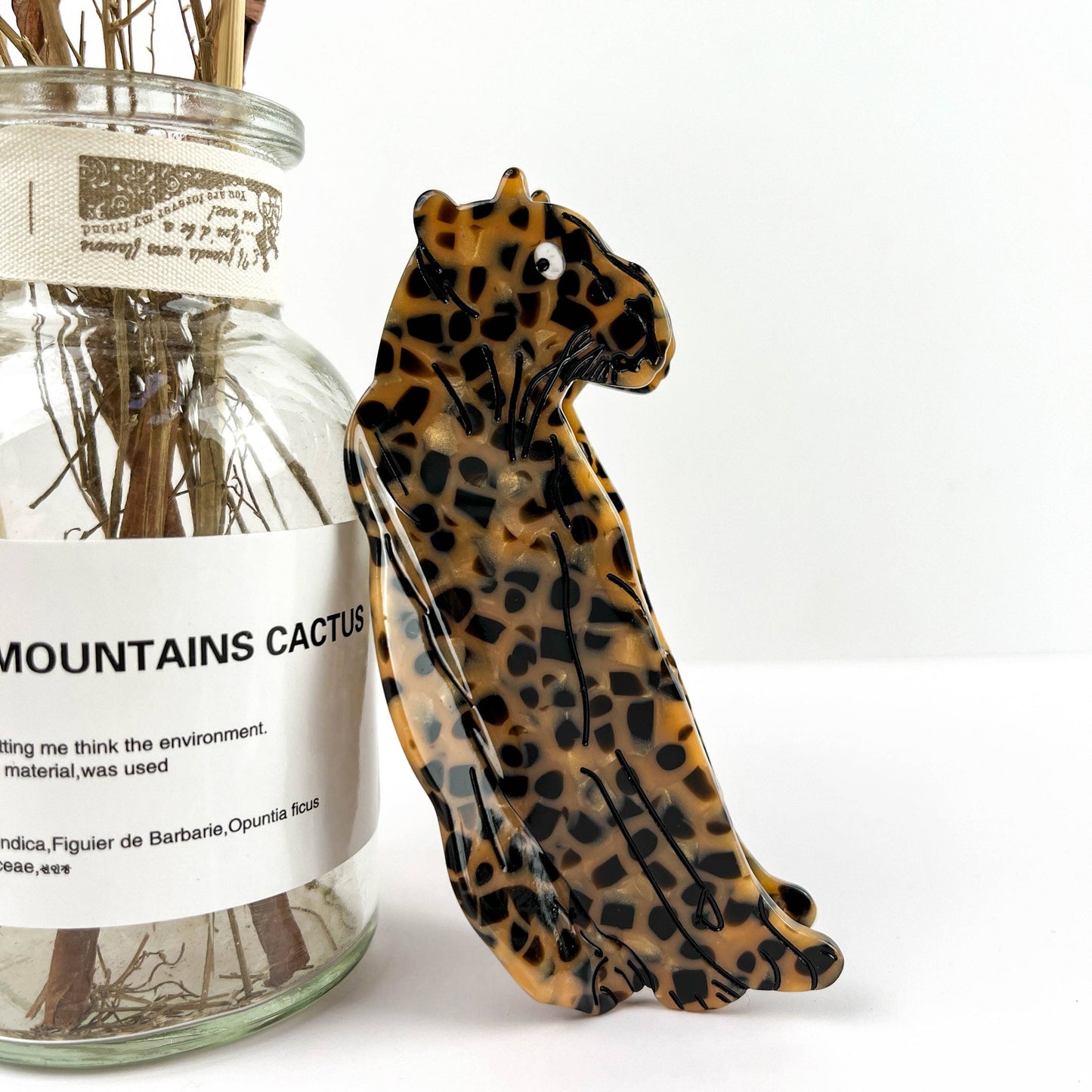 
                  
                    Jungle Cat Hair Claw
                  
                