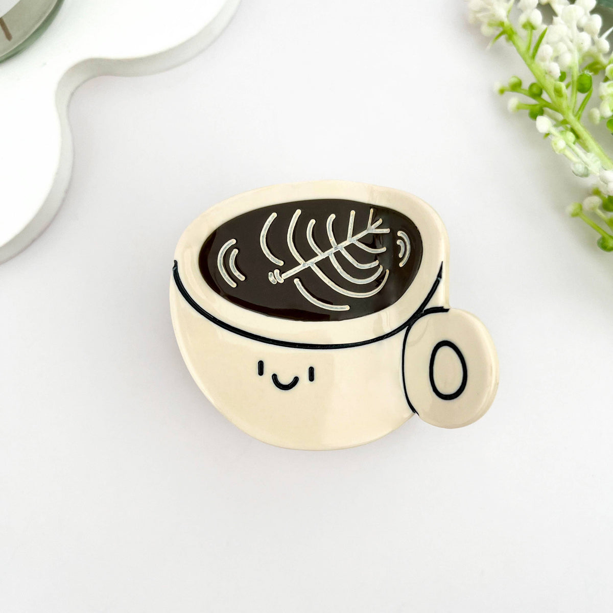 
                  
                    Latte Mug Hair Claw
                  
                
