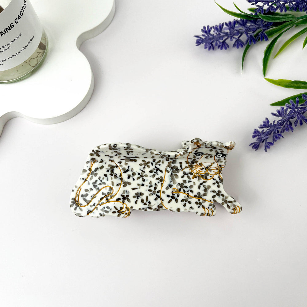 
                  
                    Lounging Leopards Hair Claw
                  
                