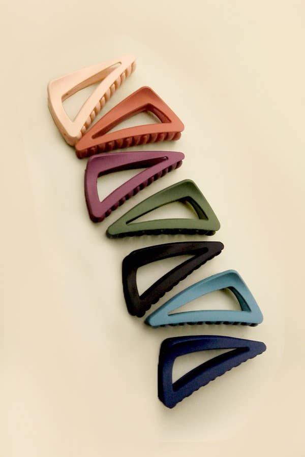 
                  
                    Matte Triangle Hair Claw
                  
                