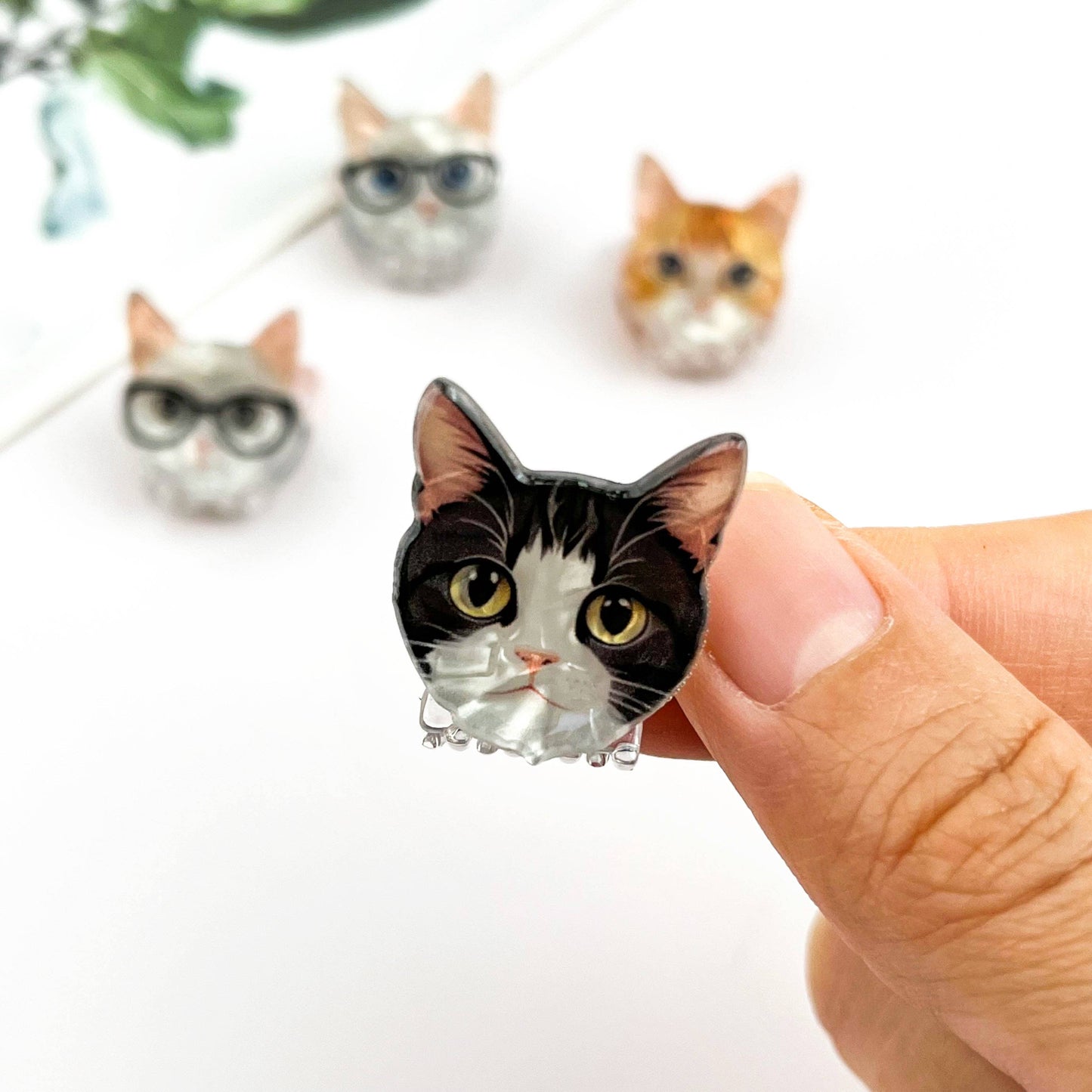 
                  
                    Character Cats Small Hair Claws
                  
                