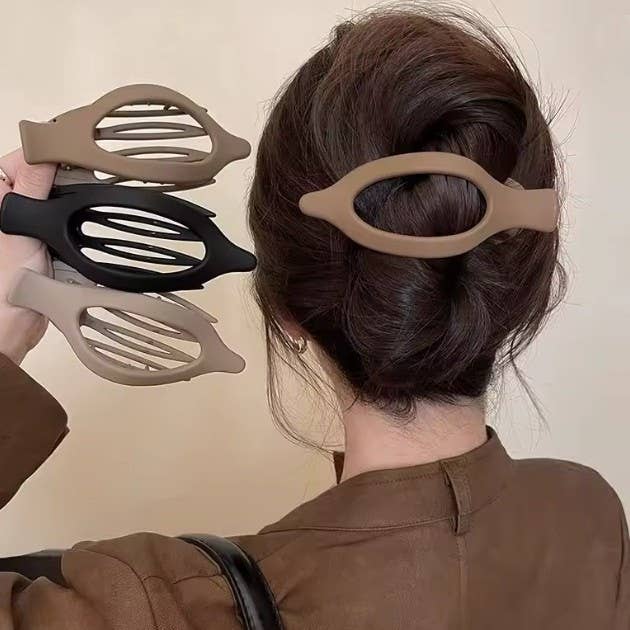 
                  
                    Leaf-Shaped Lay Flat Hair Claw
                  
                