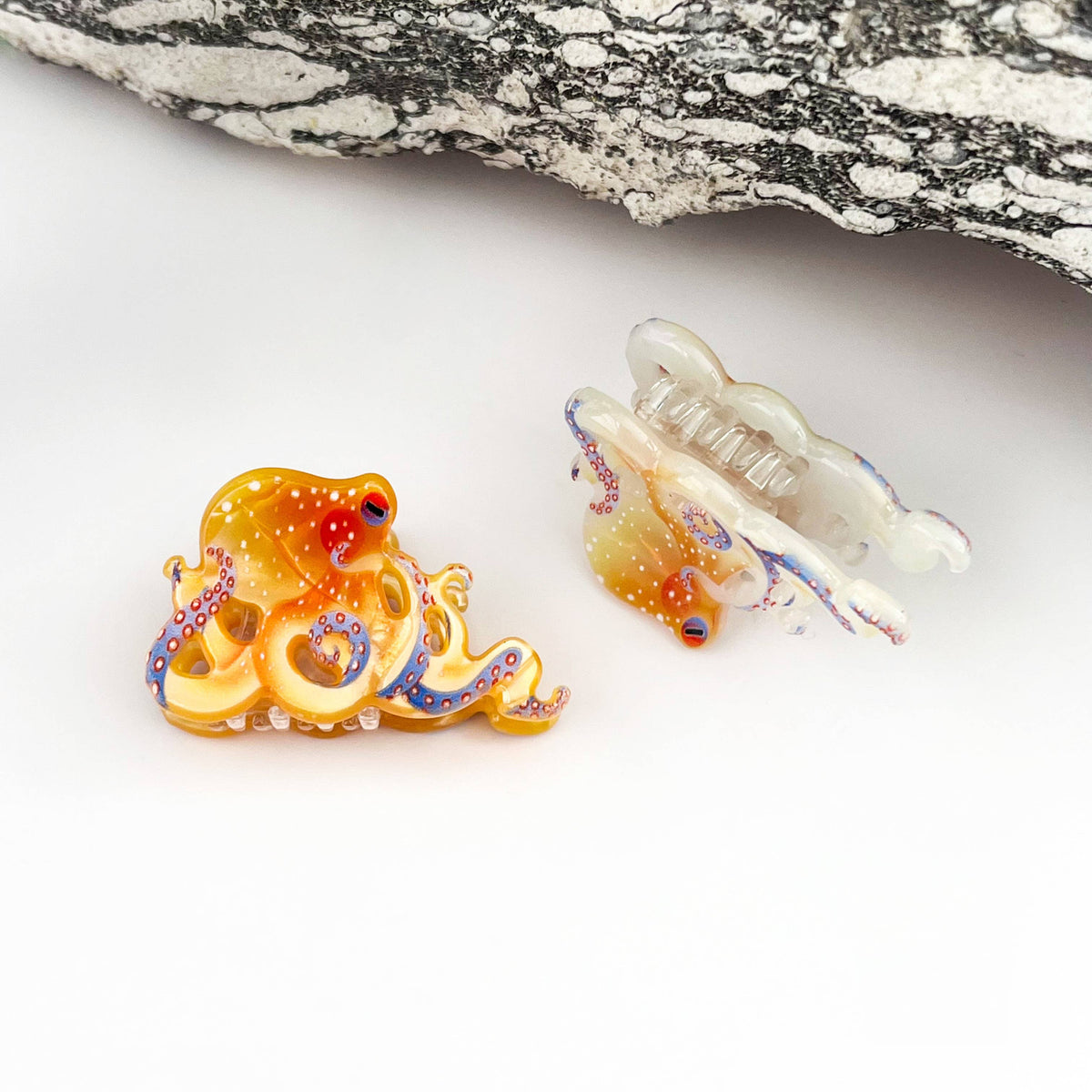 
                  
                    Octopus Hair Claw
                  
                