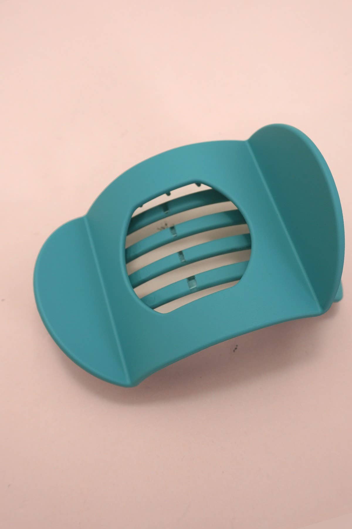 
                  
                    Matte Lay Flat Hair Claw
                  
                