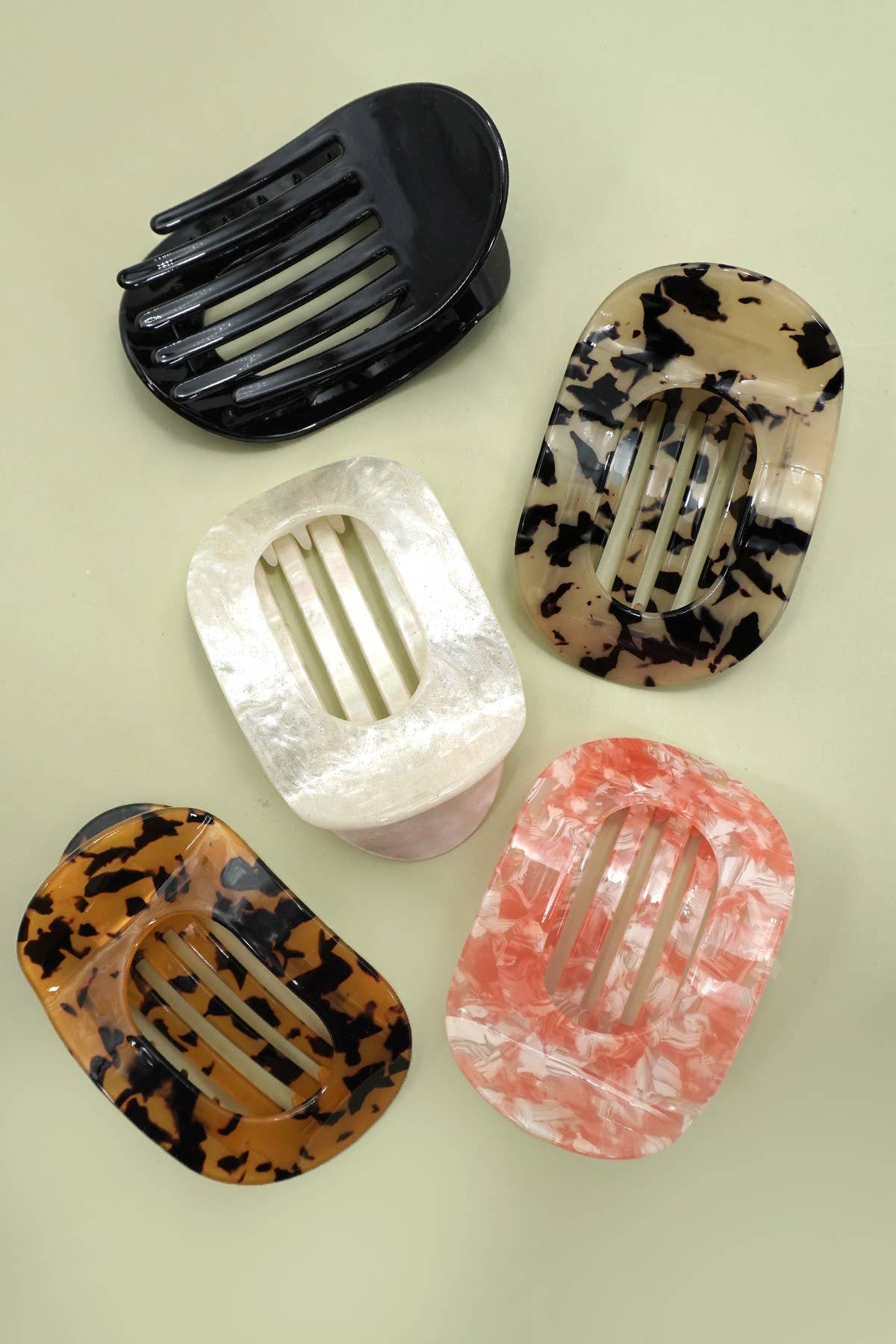 
                  
                    Glossy Oval Flat Hair Claw
                  
                