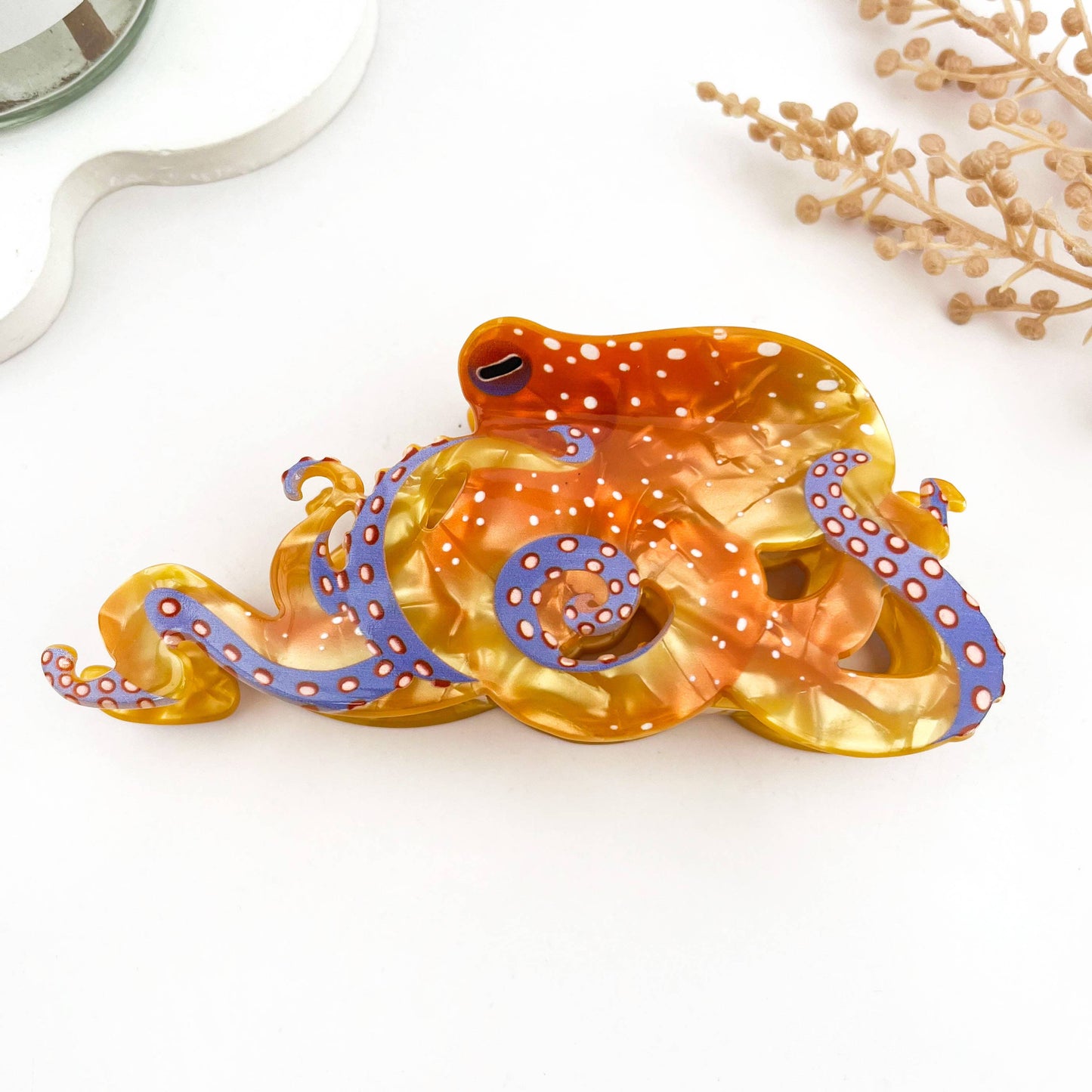 
                  
                    Octopus Hair Claw
                  
                