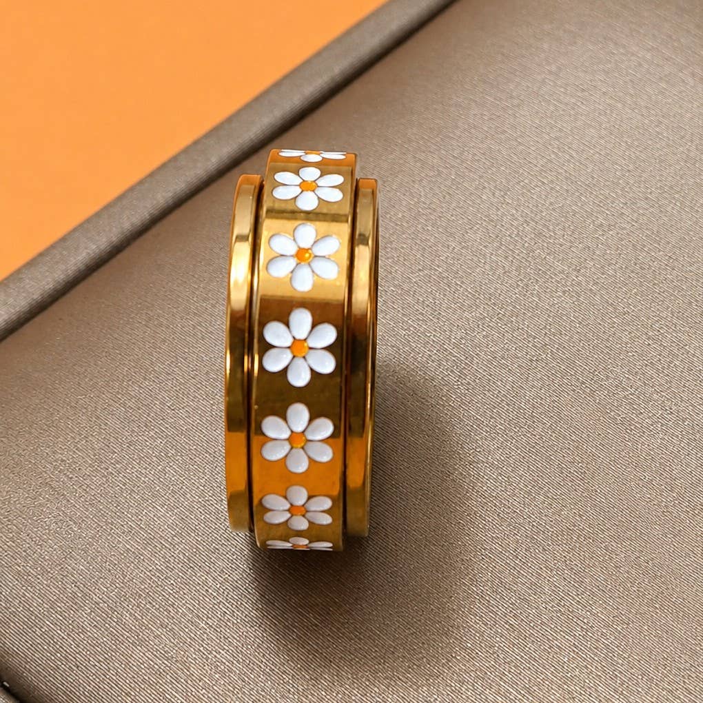 
                  
                    Daisy Spinner Fidget Ring
                  
                