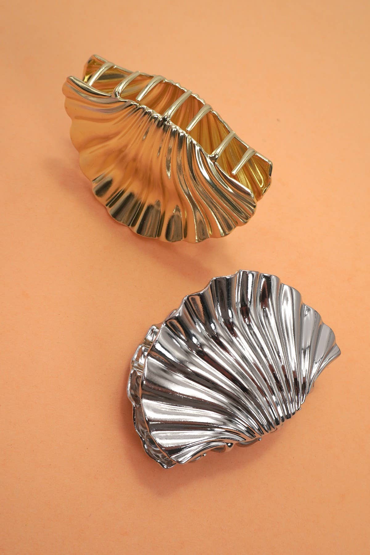 
                  
                    Metal Seashell Hair Claw
                  
                