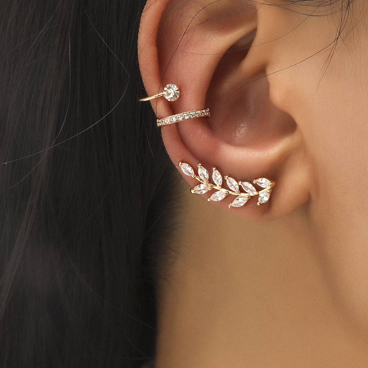 
                  
                    New Geometric Star Shape Ear Clips with Pearl and Zirconia
                  
                
