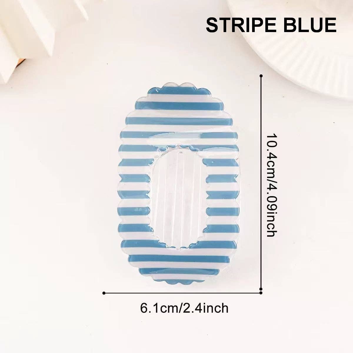 
                  
                    Scalloped Edge Flat Oval Hair Claw
                  
                