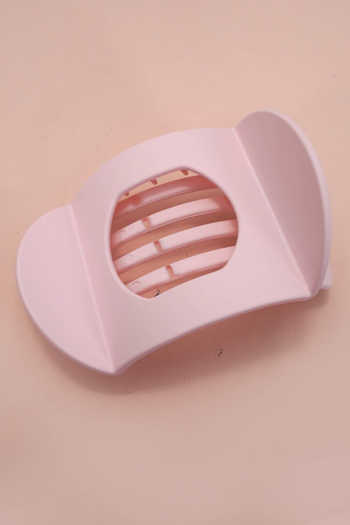 
                  
                    Matte Lay Flat Hair Claw
                  
                