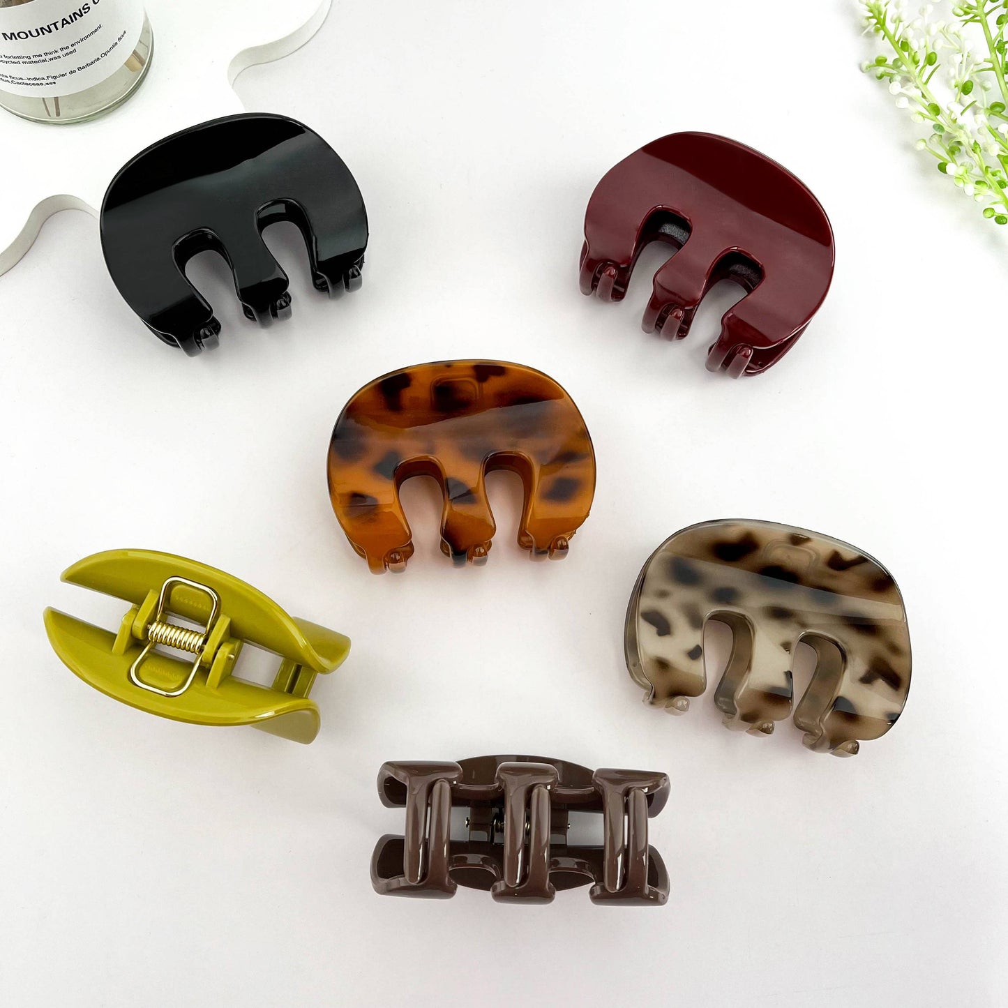 
                  
                    Modern Made Simple Hair Claw
                  
                
