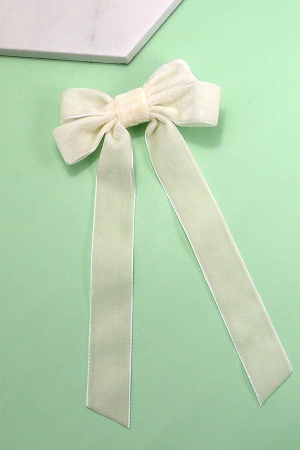 
                  
                    Velvet Ribbon Duckbill Hair Clip
                  
                