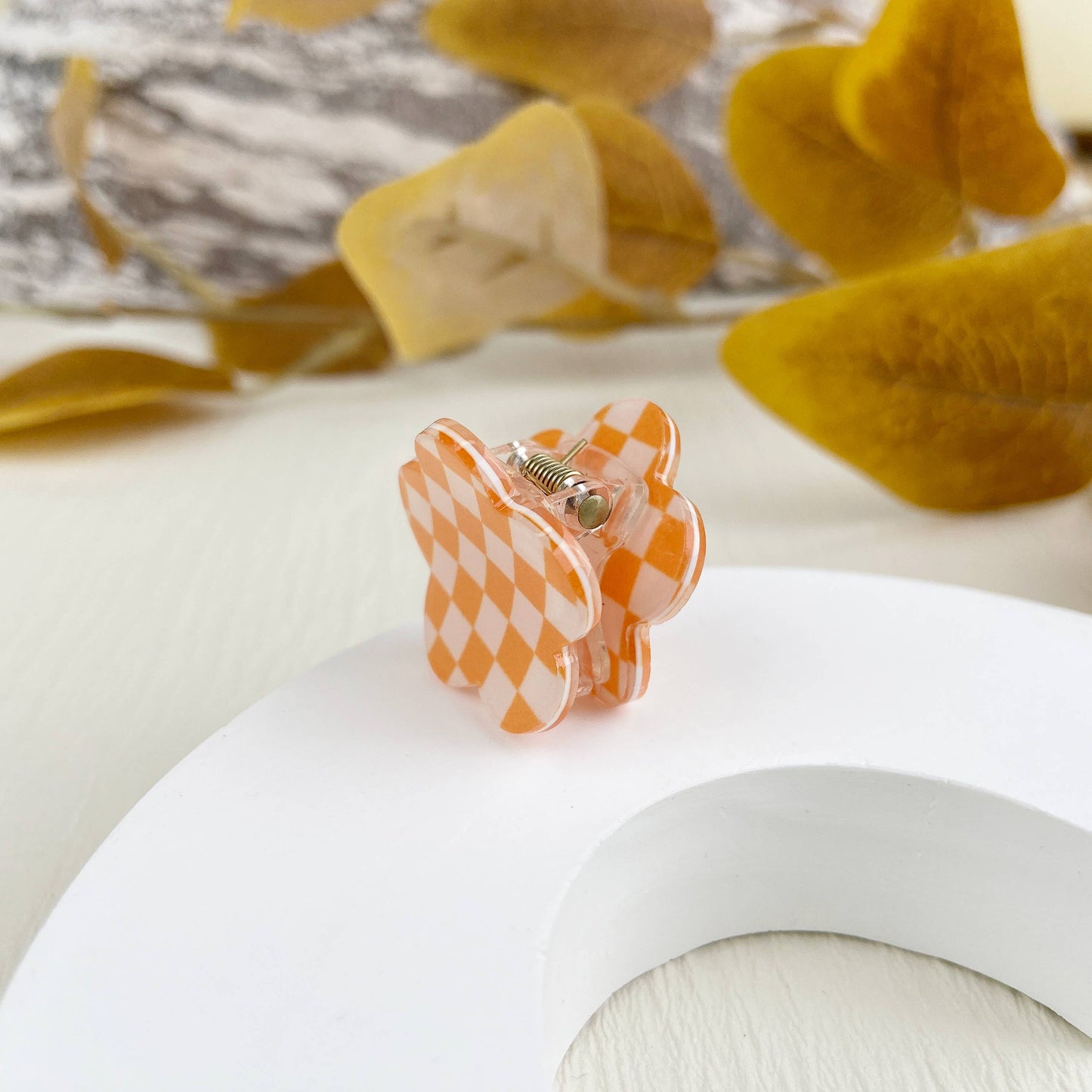 
                  
                    Mini Checkered Flower Hair Claw
                  
                
