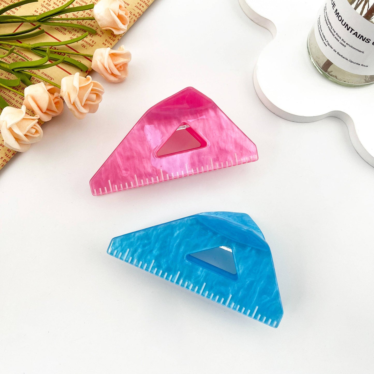 
                  
                    Triangle Ruler Hair Claw
                  
                