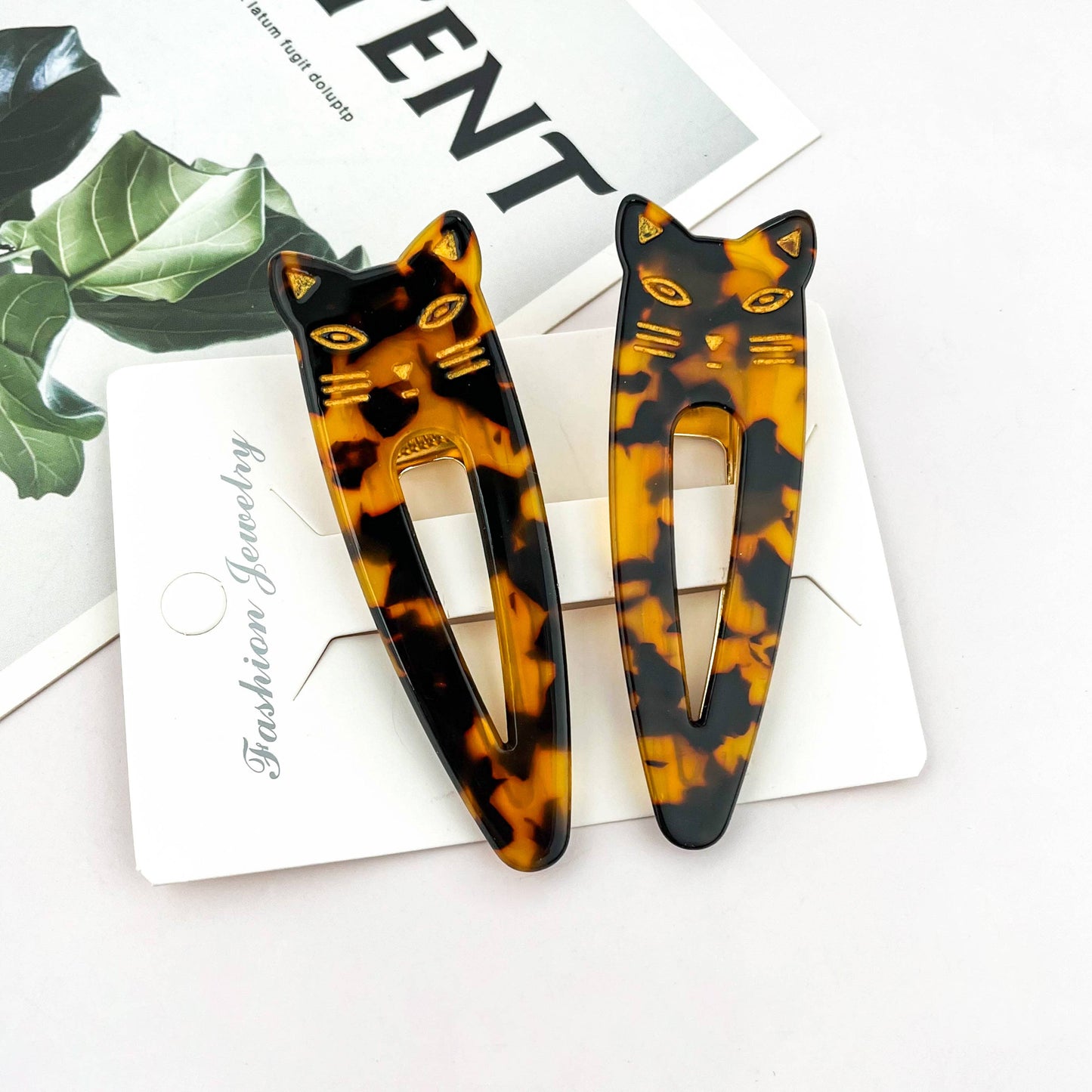 
                  
                    Cat Alligator Hair Clips
                  
                