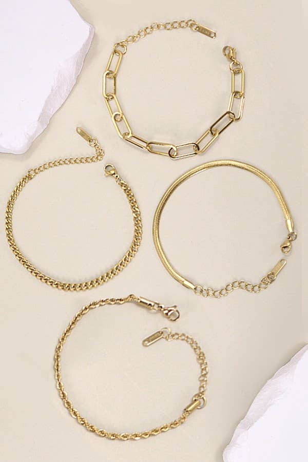 
                  
                    Simple Chains Bracelet
                  
                