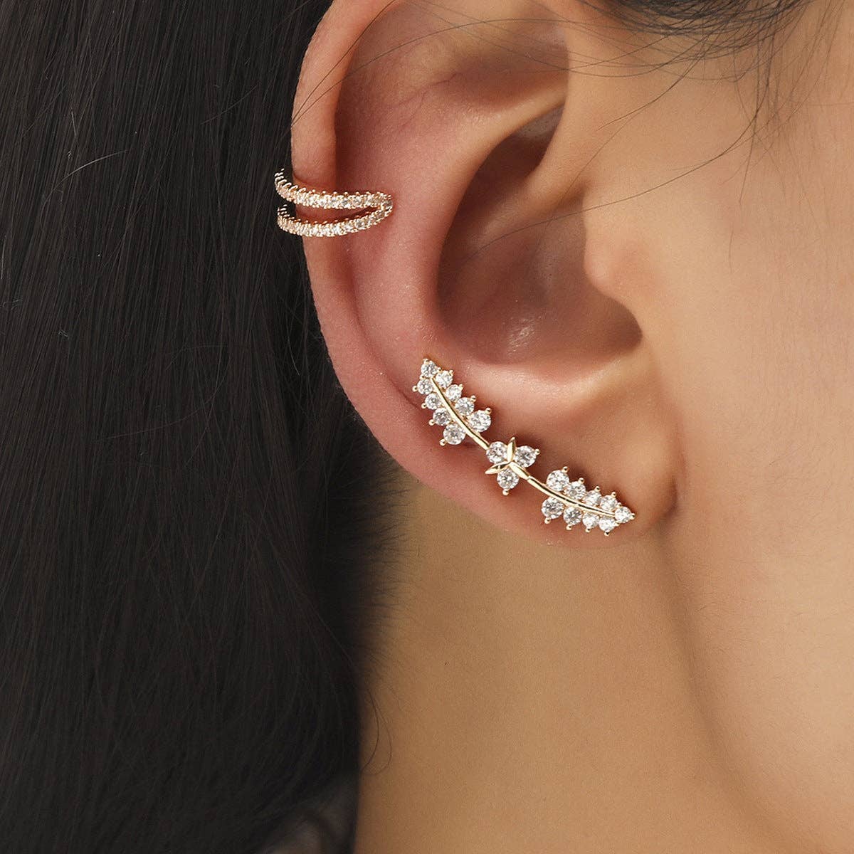 
                  
                    New Geometric Star Shape Ear Clips with Pearl and Zirconia
                  
                