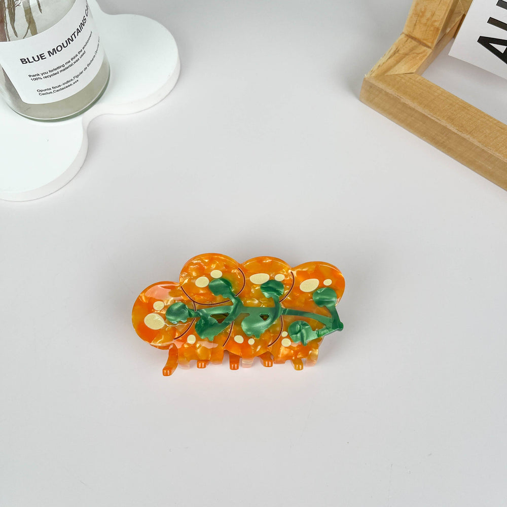 
                  
                    Vine Tomatoes Hair Claw
                  
                