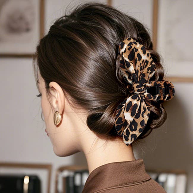 
                  
                    Animal Print Fabric Hair Claw
                  
                
