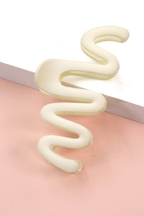 
                  
                    Matte Squiggle Claw
                  
                