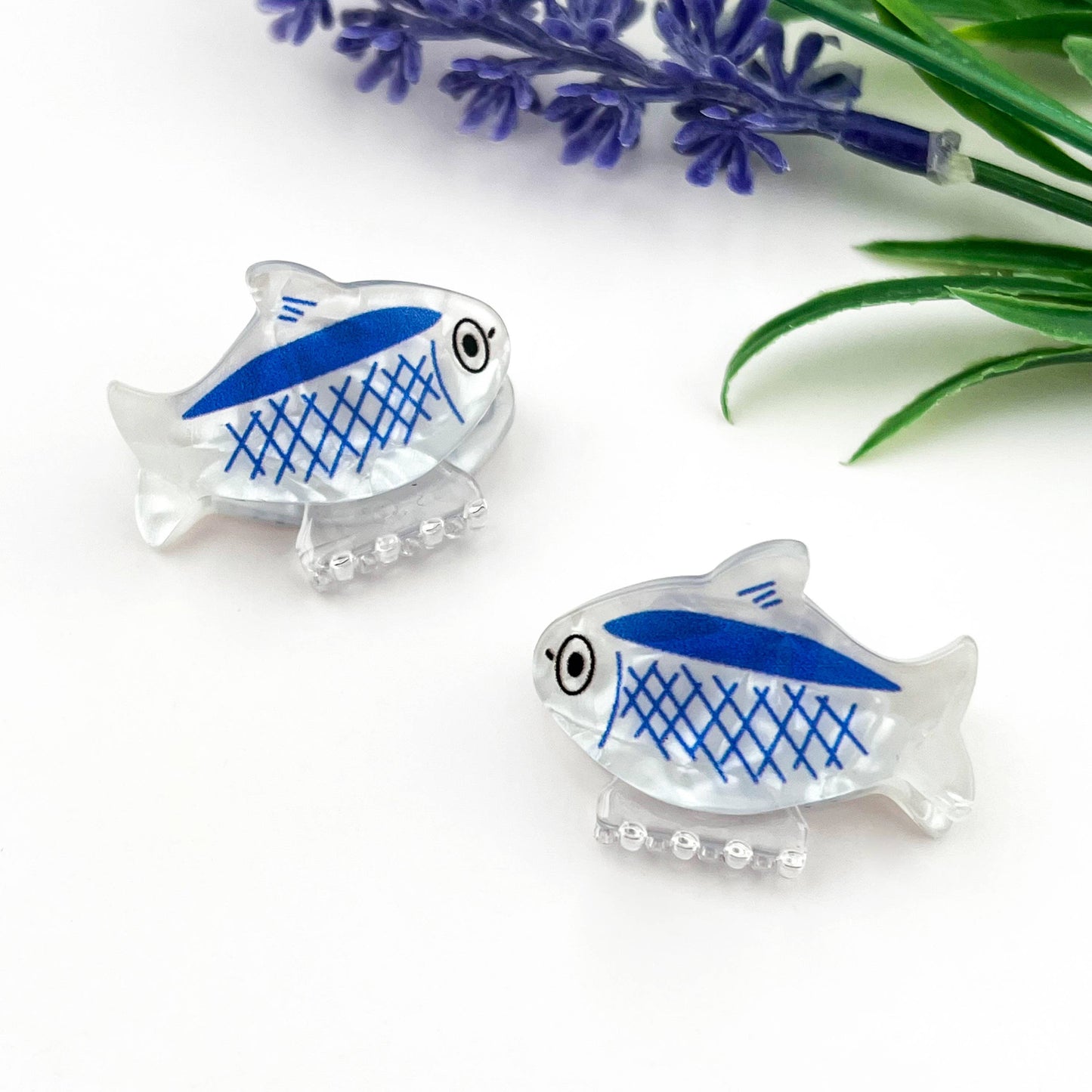 
                  
                    Mini Sardine Acrylic Hair Claw
                  
                