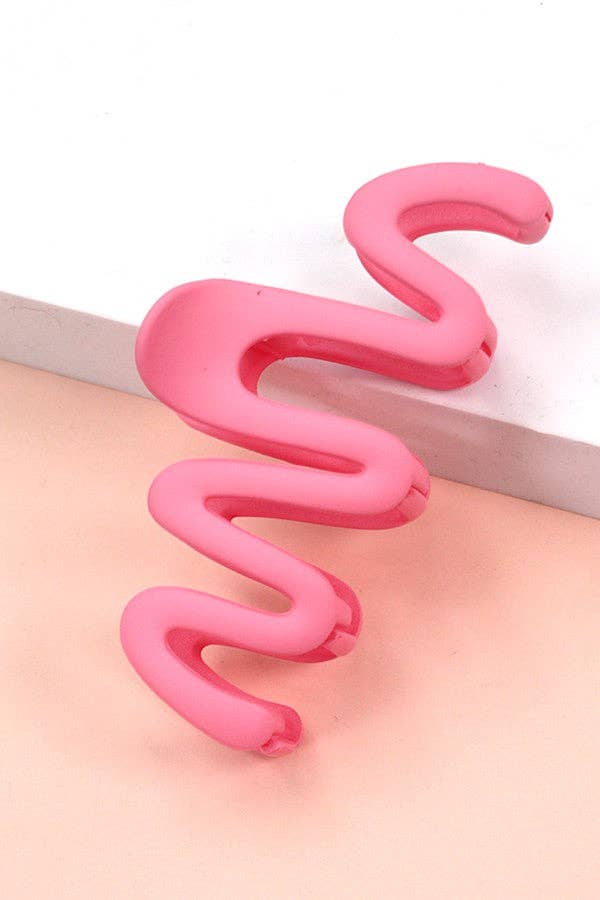 
                  
                    Matte Squiggle Claw
                  
                