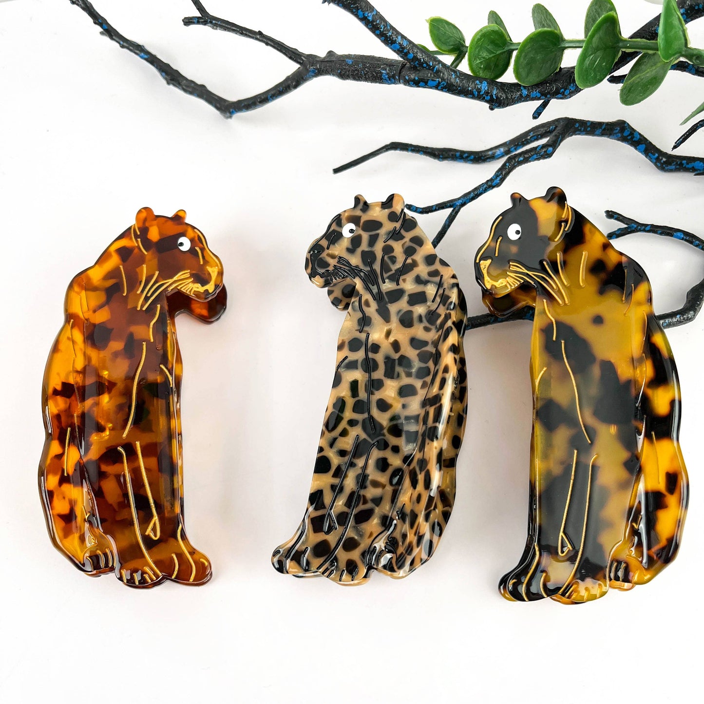 
                  
                    Jungle Cat Hair Claw
                  
                