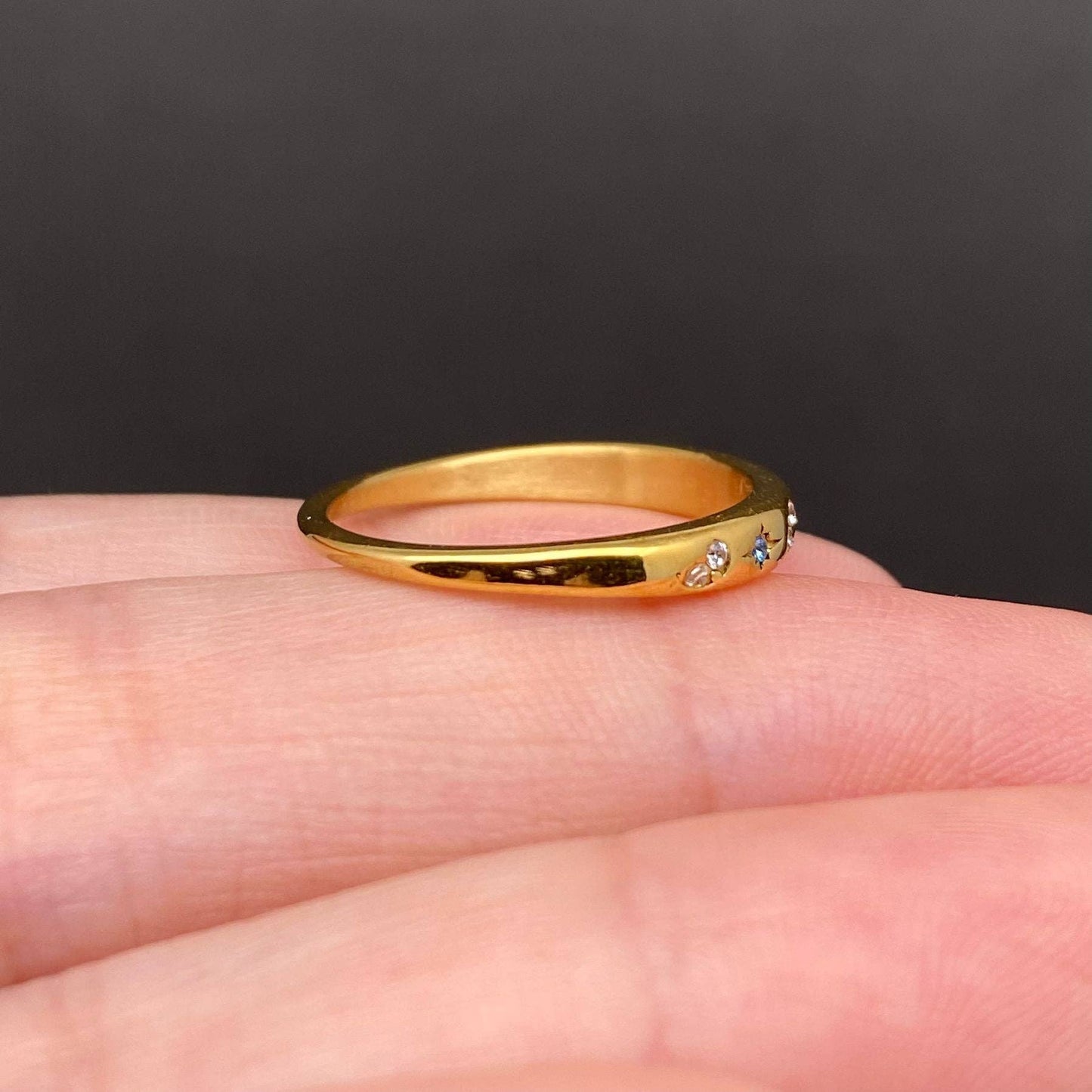 
                  
                    Colored Zircons Inlaid Star Ring
                  
                