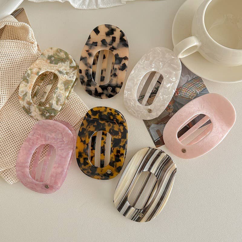 
                  
                    Marbled Oval Flat Hair Claw
                  
                