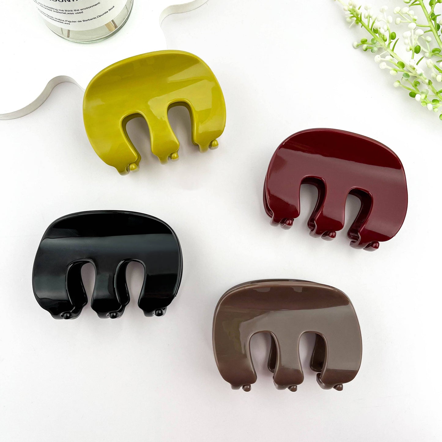 
                  
                    Modern Made Simple Hair Claw
                  
                