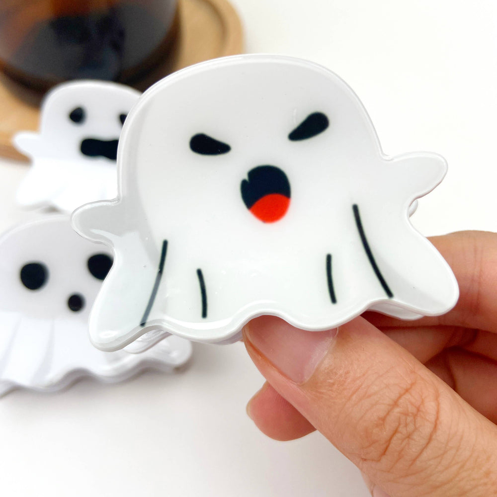 
                  
                    Mattte White Ghost Hair Claw
                  
                