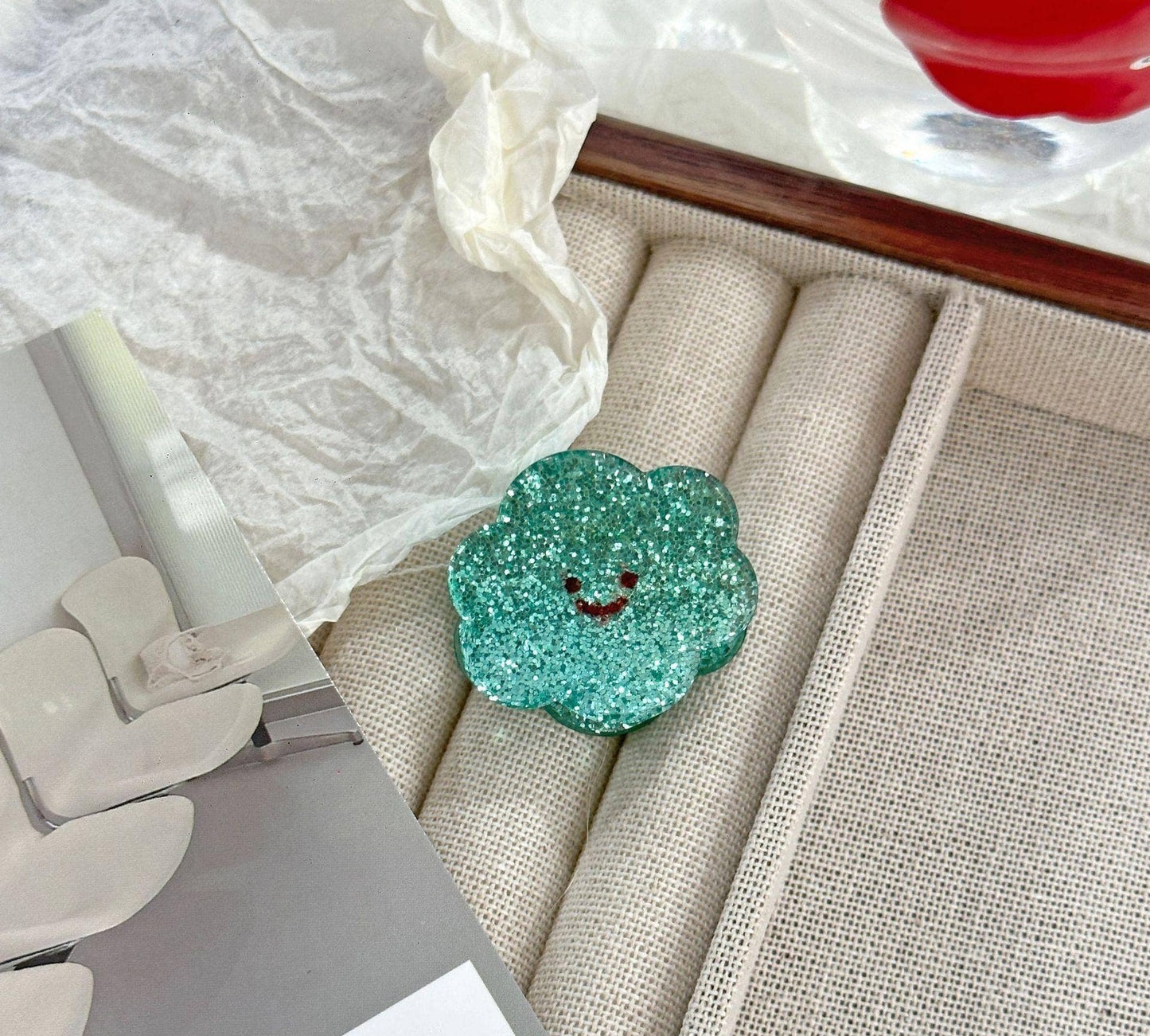 
                  
                    Glitter Sky Series Hair Claws
                  
                